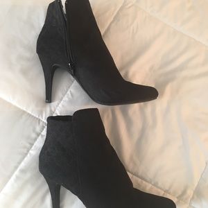 Super cute black booties